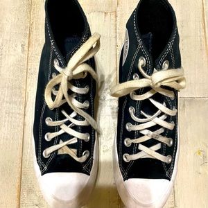 Converse All Star Shoes in 7.5